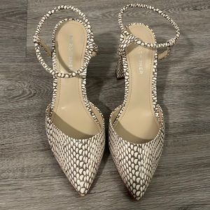 Marc Fisher Block Heel Size 6 US